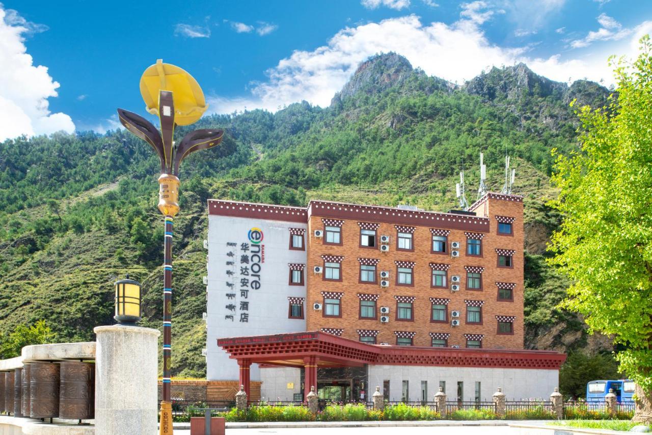 Hotel Ramada Encore Daocheng Yading Exterior foto