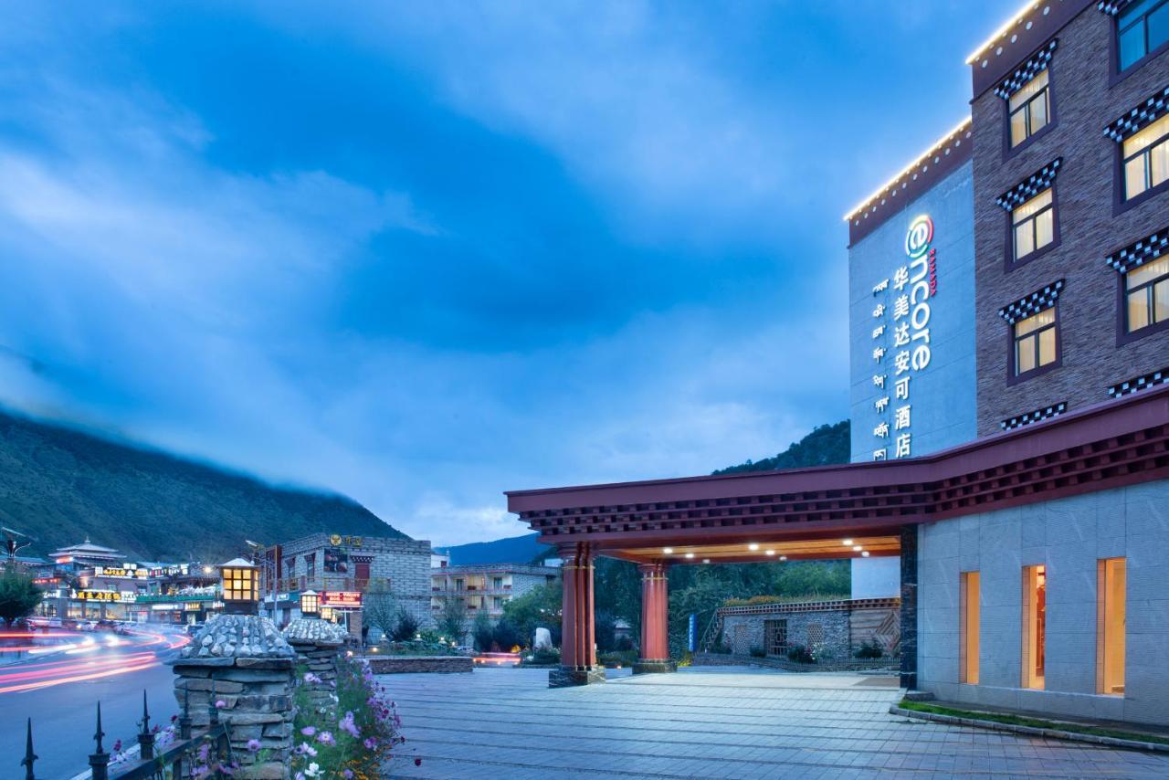 Hotel Ramada Encore Daocheng Yading Exterior foto